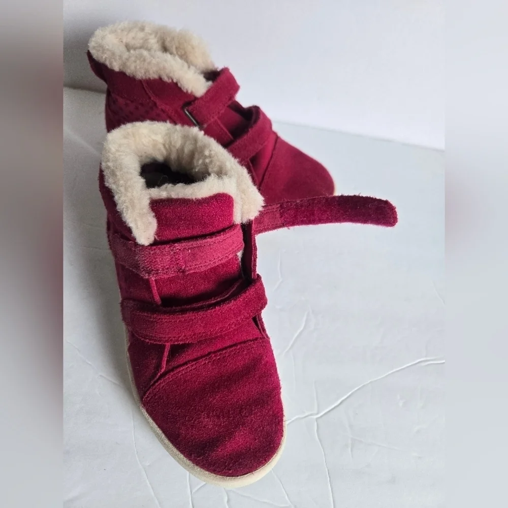UGG Kids, Hot Pink Suede Boots with Faux Fur Lining.Size 12